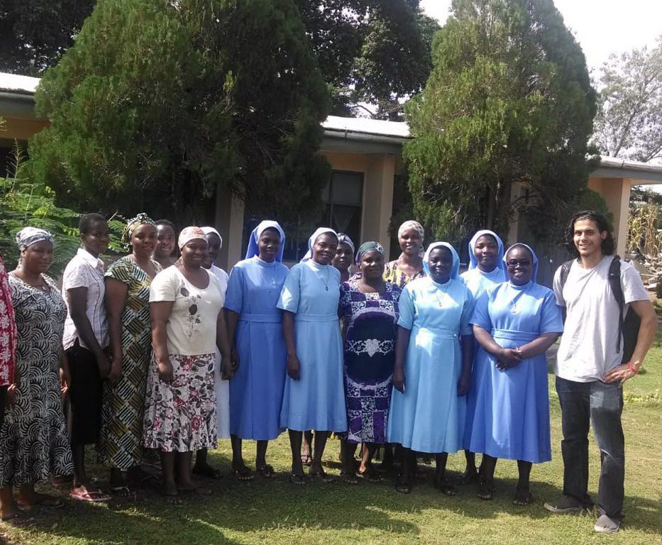 Sisters-of-Mary-welcoming-a-volunteer-to-PFSHC-2